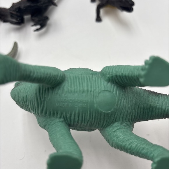 Vintage Dinosaur Figures Soft Hard Plastic Unbranded Lot Of 6 Velociraptor - Picture 16 of 16